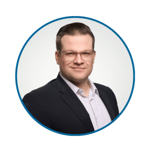 Rob_Blue Circle Headshot